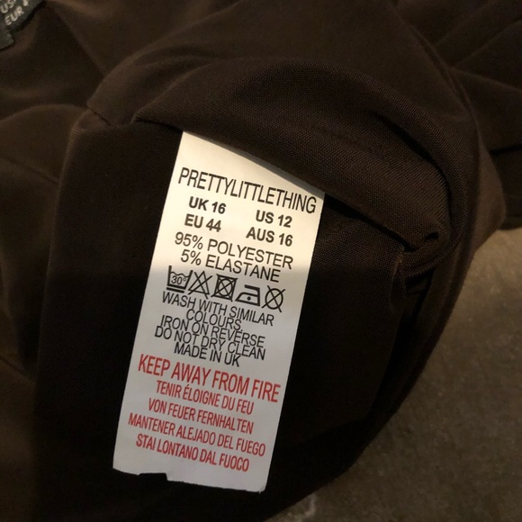 PrettyLittleThings One Shoulder Crop Top - Picture 5 of 5